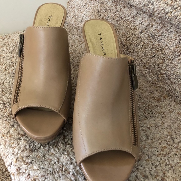Tahari 8.5 high heels 👠. Very comfortable - Picture 3 of 7